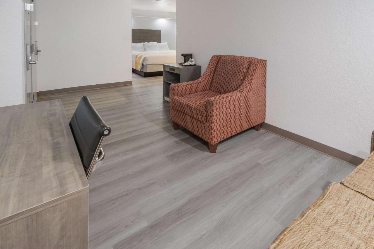 Quality Inn & Suites Richardson-Dallas Exteriör bild